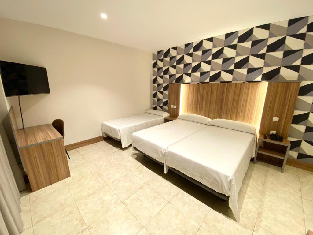 Hotel Camino Real Duenas Luaran gambar