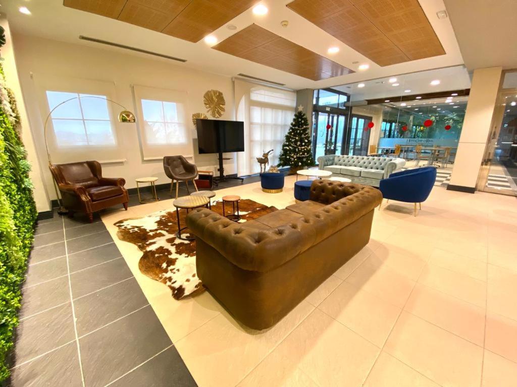 Hotel Camino Real Duenas Luaran gambar