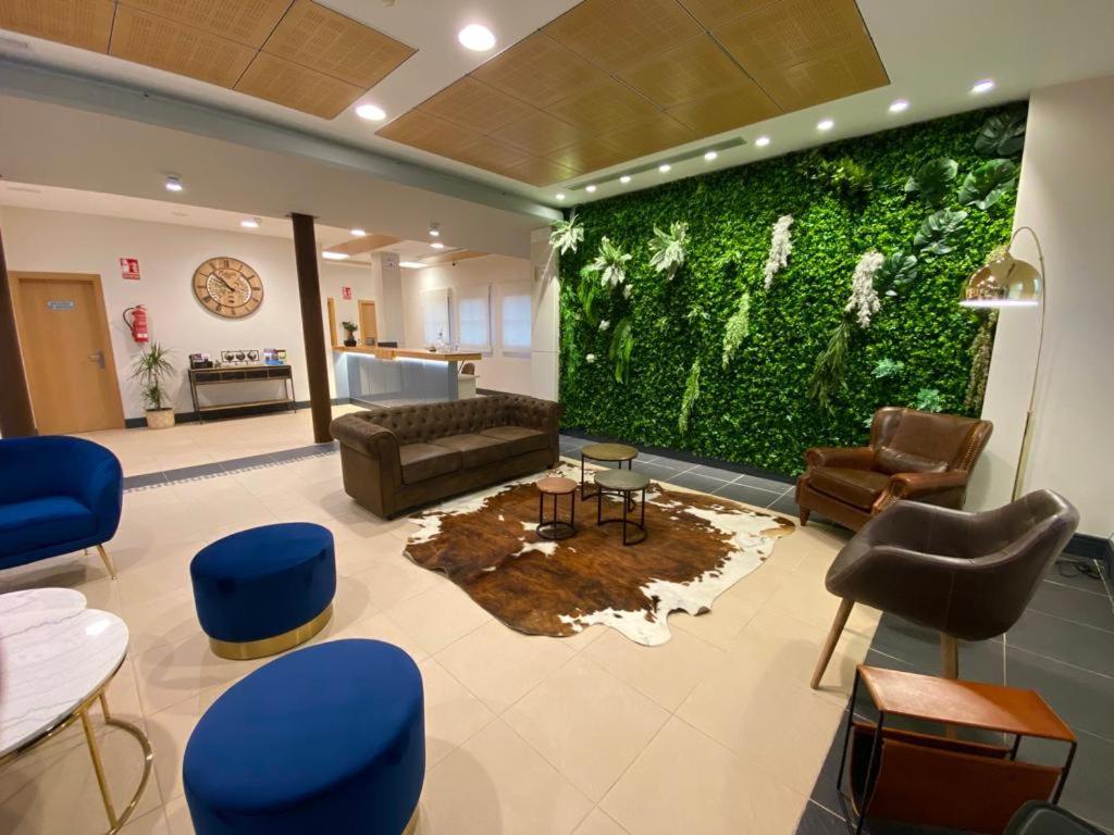 Hotel Camino Real Duenas Luaran gambar