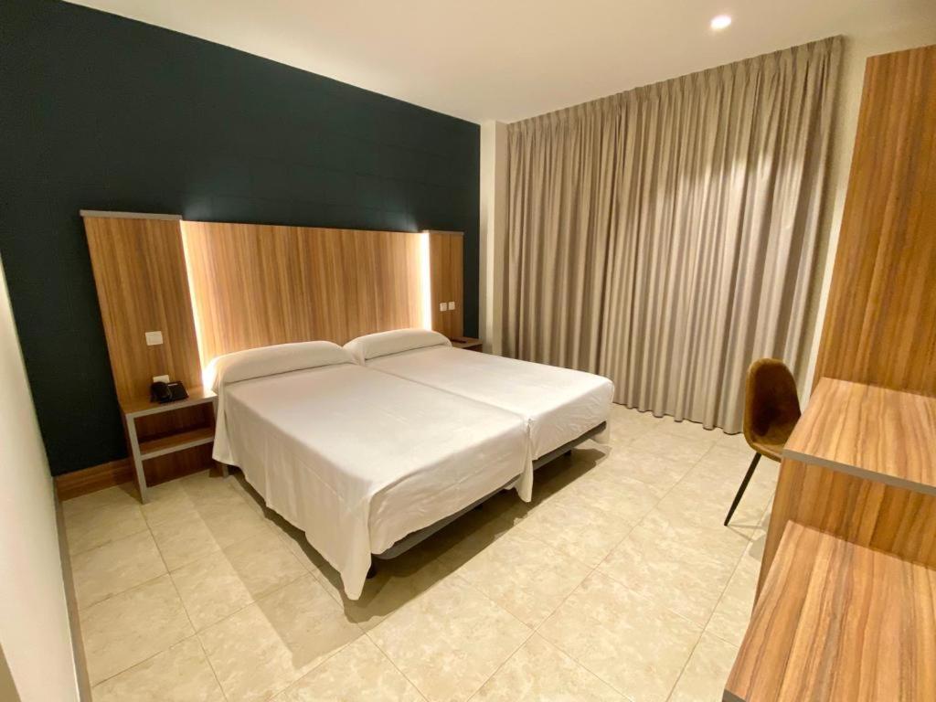 Hotel Camino Real Duenas Luaran gambar