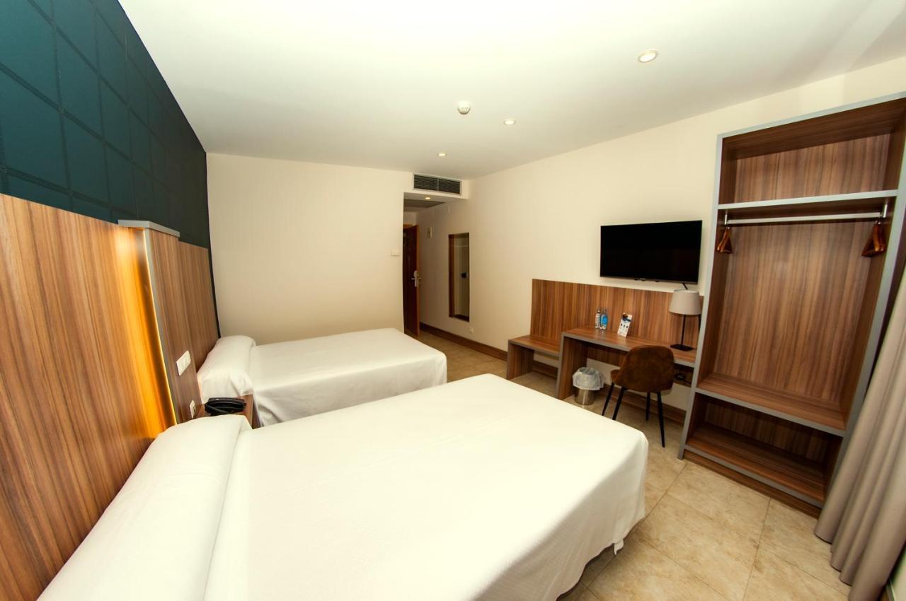 Hotel Camino Real Duenas Luaran gambar