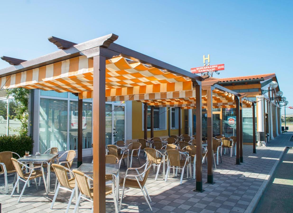 Hotel Camino Real Duenas Luaran gambar