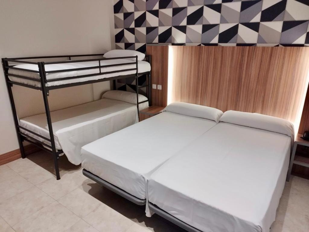 Hotel Camino Real Duenas Luaran gambar