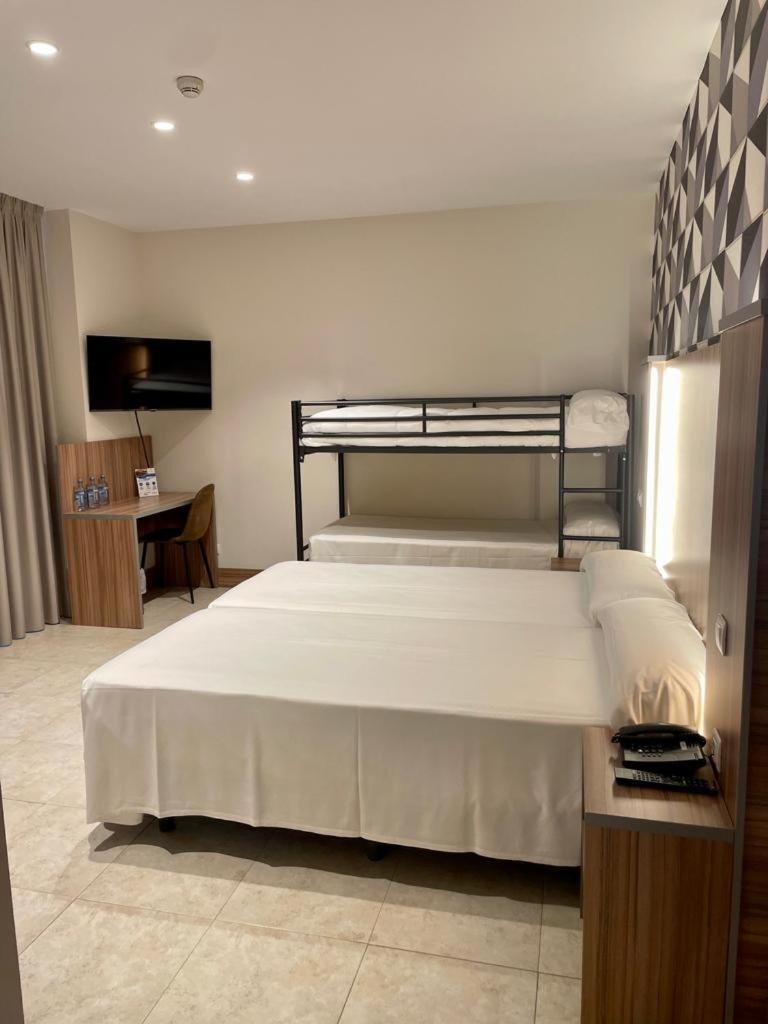 Hotel Camino Real Duenas Luaran gambar