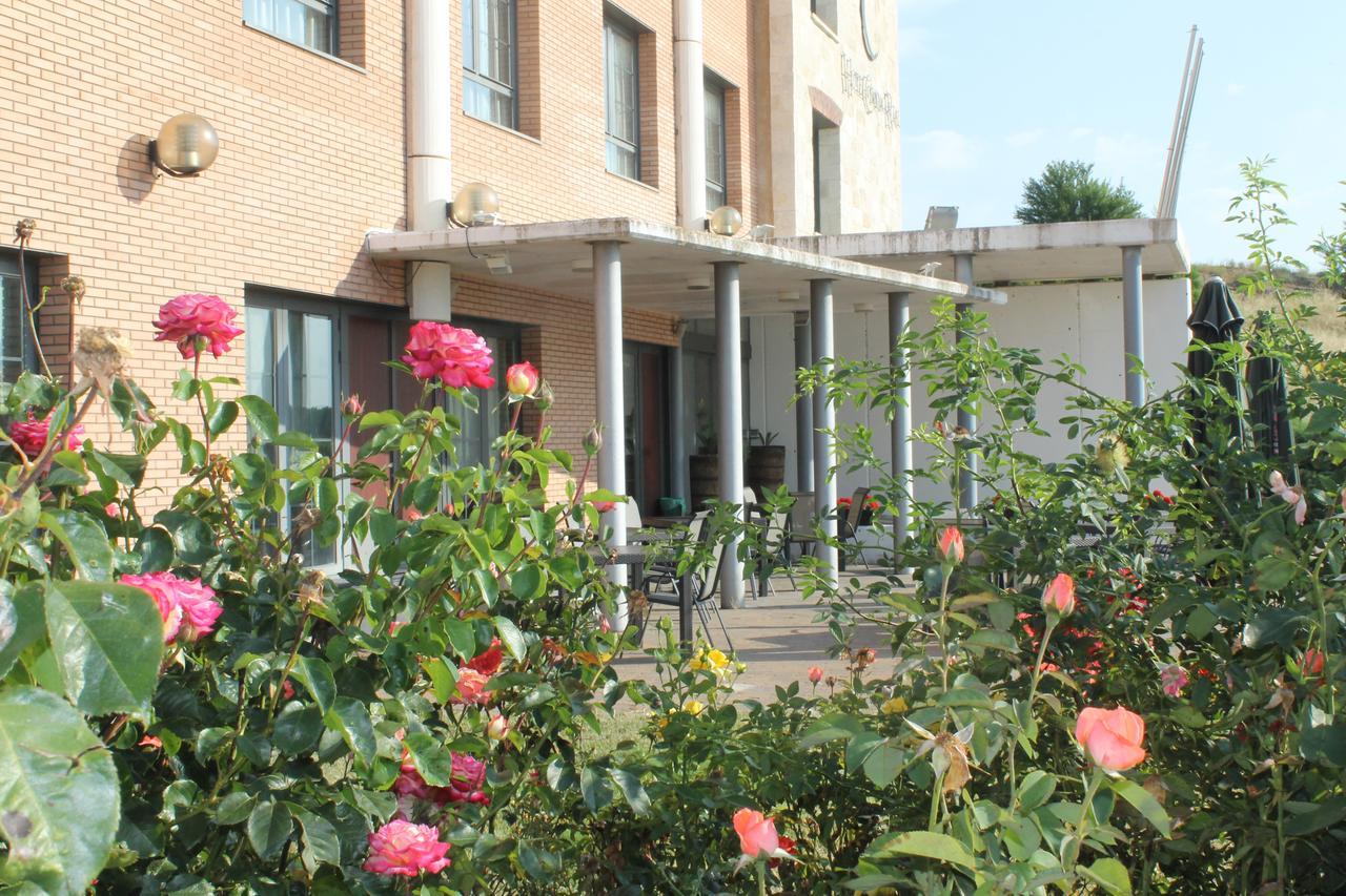 Hotel Camino Real Duenas Luaran gambar